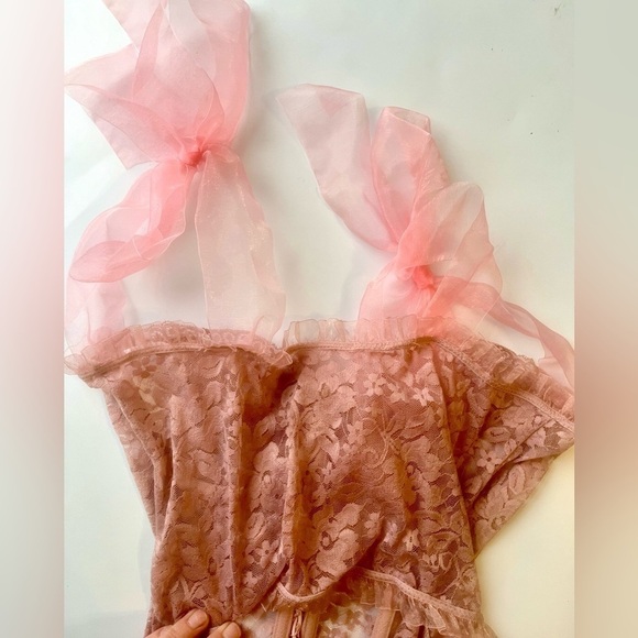 FEMININE MARIE ANTOINETTE BUSTIER CORSET - Picture 2 of 6